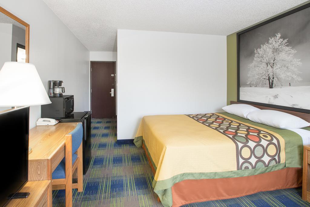 Super 8 By Wyndham Columbus Exterior foto